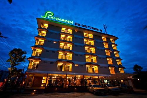 Фотография гостиницы Vaccinated Staff -OYO 512 Plai And Herbs Suvarnabhumi Airport