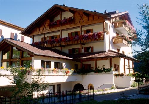 Фотографии апарт отеля
Holiday House Erika