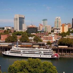 Фотографии гостиницы
Delta King Hotel