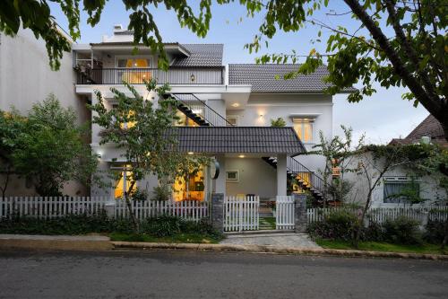 Фотографии апарт отеля
Đỗ Gia Bảo Villa