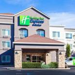 Фотография гостиницы Holiday Inn Express & Suites Oakland - Airport, an IHG Hotel