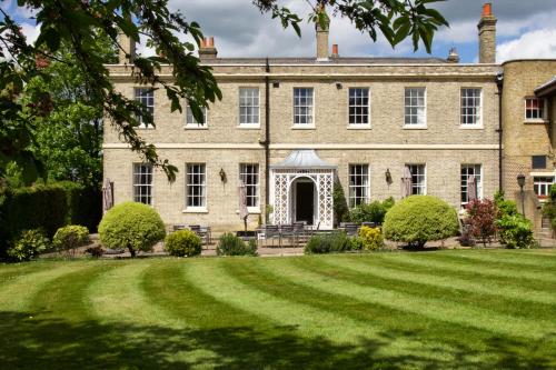 Фотография гостиницы London Chigwell Prince Regent Hotel, BW Signature Collection