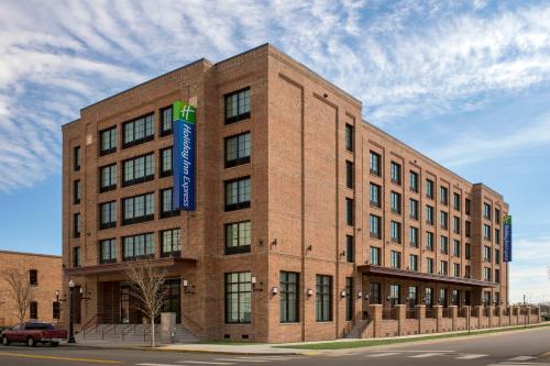 Фотография гостиницы Holiday Inn Express Pensacola Downtown, an IHG Hotel