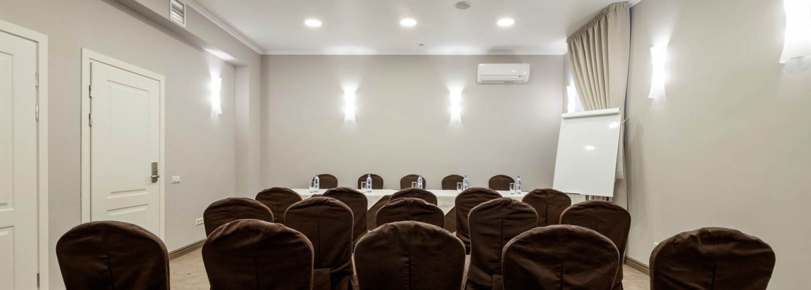 Фотография конференц-зала Велий