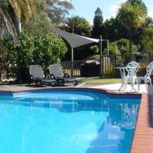 Фотографии мотеля
Colonial House Motel