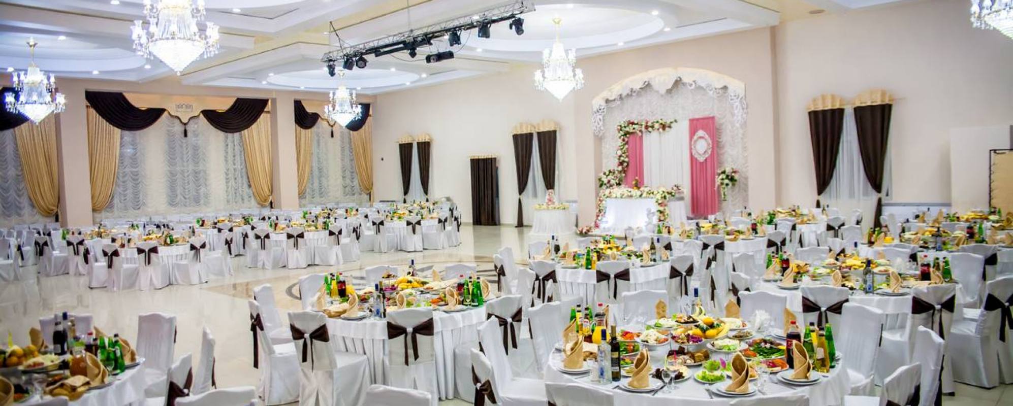 Фотографии банкетного зала Дворец торжеств Восток в Анапе