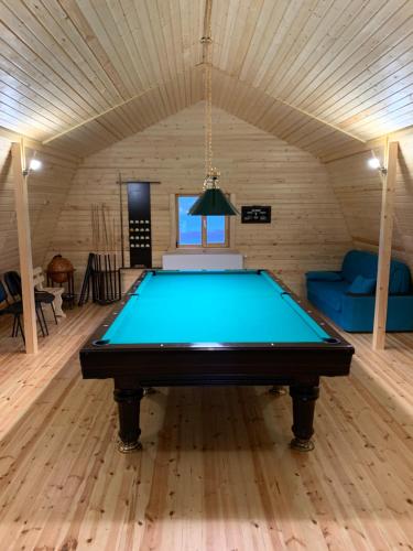 Фотографии гостевого дома
Уютный дом с русской баней и бильярдом