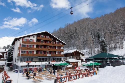 Фотографии гостиницы 
            Hotel THE LARIX ski-in ski-out