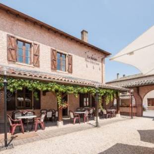 Фотографии гостиницы
Logis Hotel Le Relais Des Dix Crus