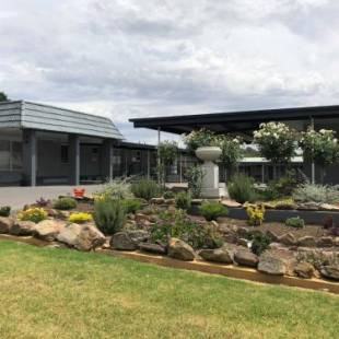 Фотографии мотеля
Yass Motel