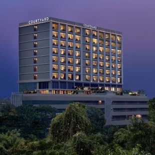 Фотография гостиницы Courtyard by Marriott Ahmedabad Sindhu Bhavan Road