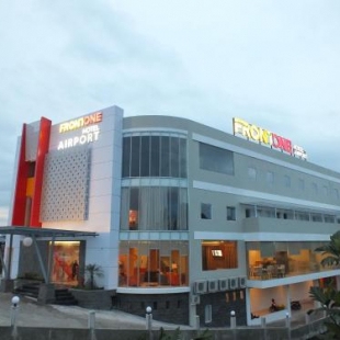 Фотография гостиницы Front One Hotel Airport Solo