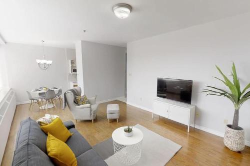 Фотографии гостевого дома
Bright Cozy Condo The Heart of Uptown 2BED Coffee & tea