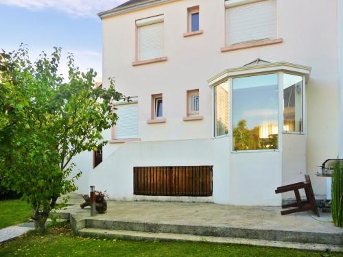 Фотография гостевого дома Maison de 3 chambres avec jardin clos et wifi a Lanester a 6 km de la plage