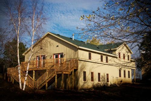 Фотография мини отеля Lake Orchard Farm Retreat