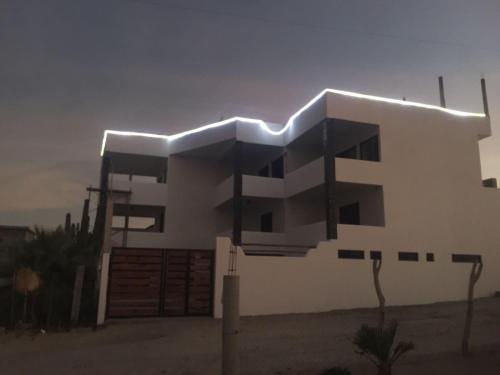 Фотография гостевого дома Casa Arrecife, Beach is steps away! Fast internet, Private cozy room!