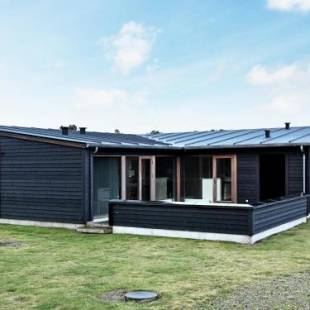 Фотографии гостевого дома
Three-Bedroom Holiday home in Rømø 34