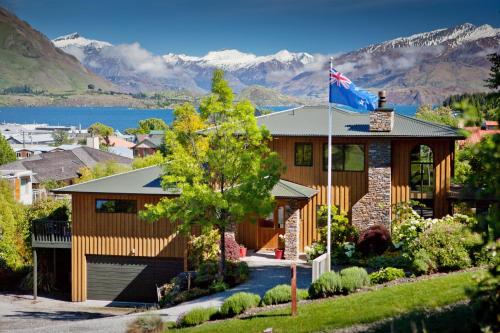 Фотографии мини отеля
Wanaka Springs Lodge