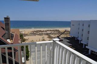 Фотография апарт отеля Marylander Condominiums, 90 steps from the beach