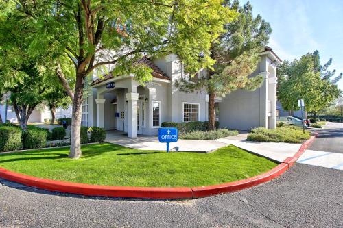 Фотография гостиницы Studio 6-Phoenix, AZ - Deer Valley