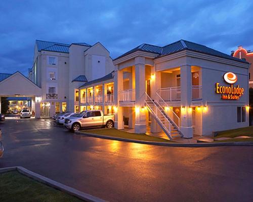 Фотография гостиницы Econo Lodge Inn & Suites University