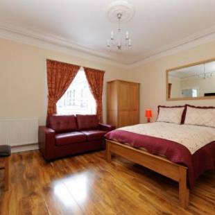 Фотографии апарт отеля
Edinburgh City Suites
