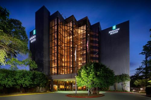 Фотография гостиницы Embassy Suites Atlanta Perimeter