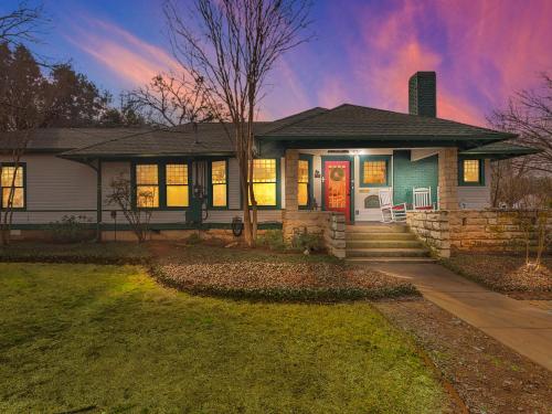 Фотография мини отеля Granbury Gardens Bed and Breakfast