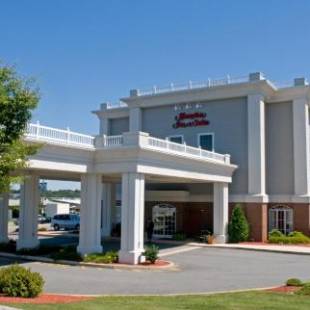 Фотографии гостиницы 
            Hampton Inn & Suites Middletown