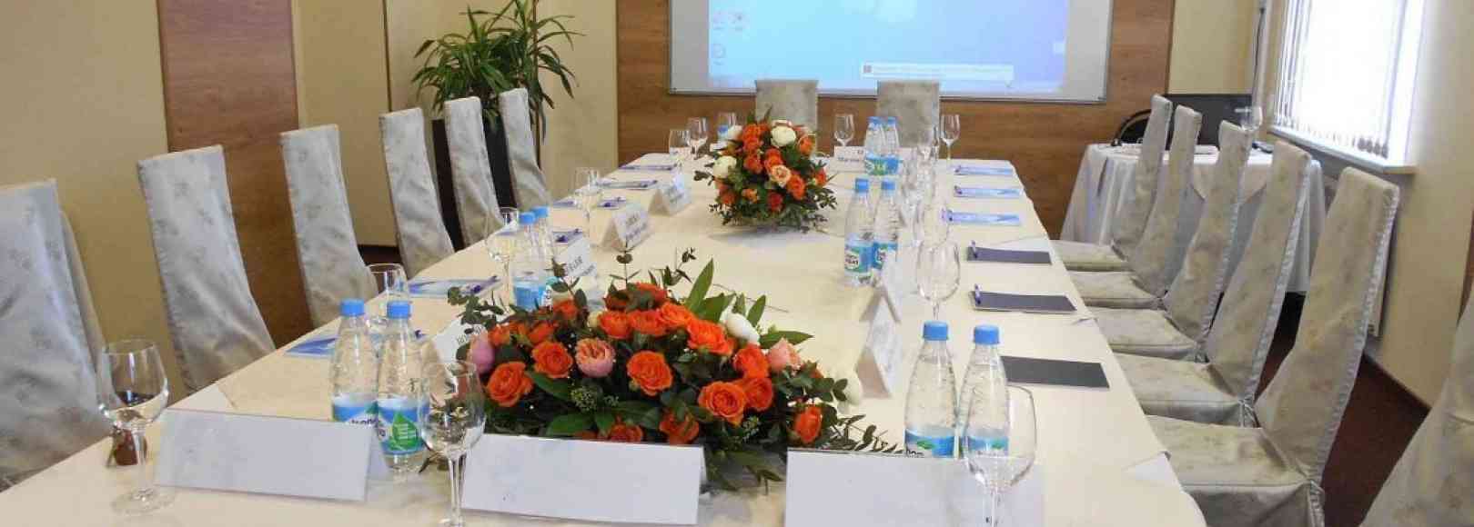 Фотография комнаты для переговоров VIP-перегорная