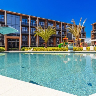 Фотография квартиры Апартаменты 2 Orange Apart с бассейном во дворе