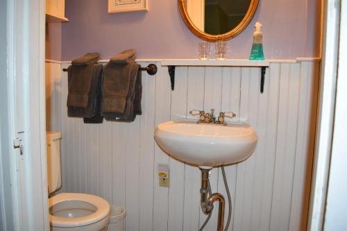 Фотография мини отеля Canterbury Cottage Bed & Breakfast