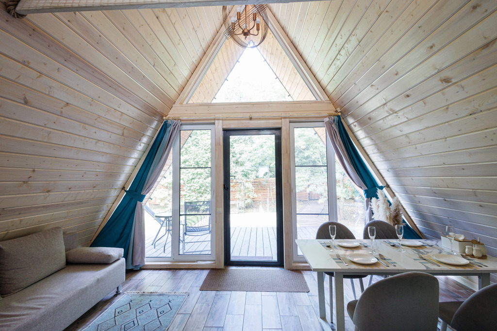 Фотография Коттеджа Частный дом А-фрейм для отдыха в дубовом лесу