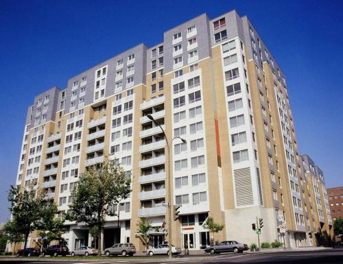 Фотография гостиницы Hotel Faubourg Montreal Centre-Ville Downtown