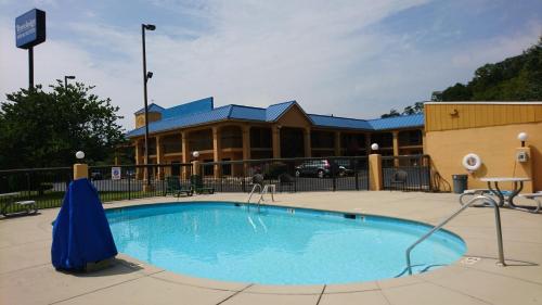 Фотография гостиницы Travelodge by Wyndham Knoxville East