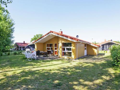 Фотография гостевого дома Three-Bedroom Holiday home in Grömitz 18