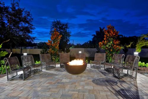 Фотография гостиницы Home2 Suites by Hilton Fort Myers Colonial Blvd