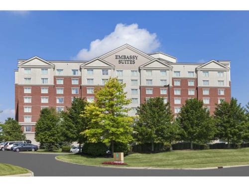 Фотография гостиницы Embassy Suites Cleveland-Rockside