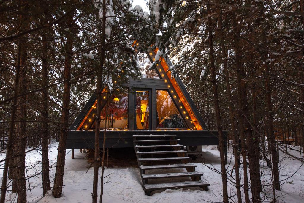 Фотография Коттеджа Частный дом Домик в лесу с баней и чаном