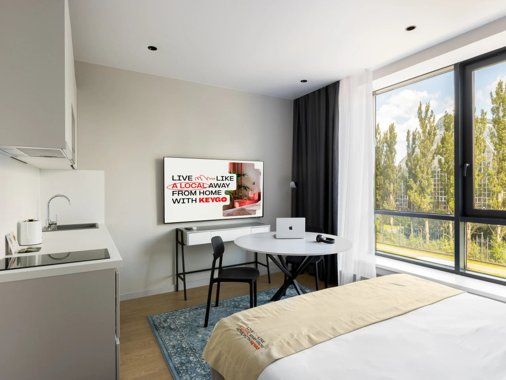 Фотография квартиры Апартаменты KeyGo 1036 с бассейном и видом на Новую Фондовую Оранжерею