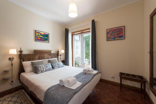 Фотография гостевого дома LovelyStay - Heritage Collection House with 4Bedrooms