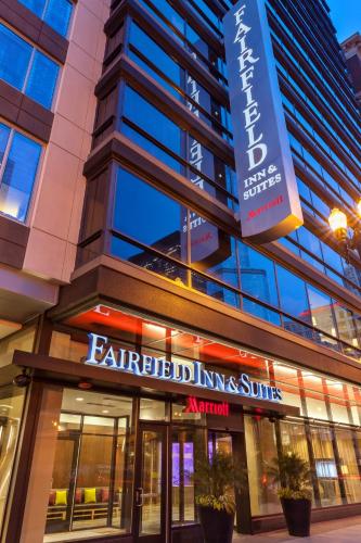 Фотография гостиницы Fairfield Inn and Suites Chicago Downtown-River North