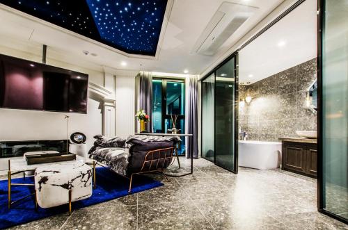 Фотография гостиницы Hotel the Castle Jamsil-Sene