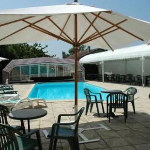 Фотографии гостиницы 
            The Originals City, Hôtel Le Boeuf Rouge, Limoges (Inter-Hotel)