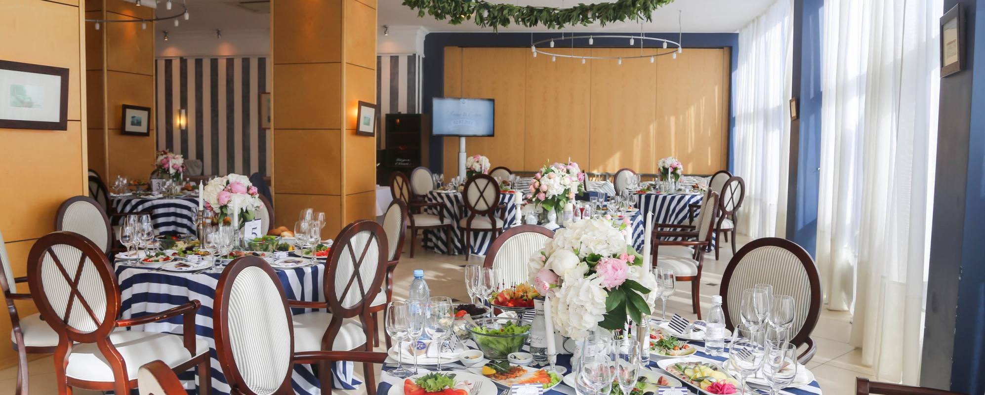 Фотографии банкетного зала Кают Компания