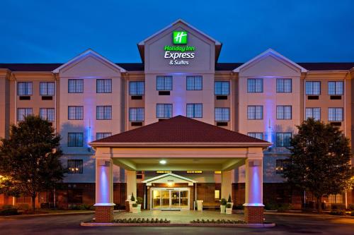 Фотографии гостиницы 
            Holiday Inn Express Hotel & Suites Indianapolis - East, an IHG Hotel