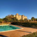 Фотография гостевого дома Castle in Gualdo Cattaneo with Swimming Pool,Garden,Bicycles