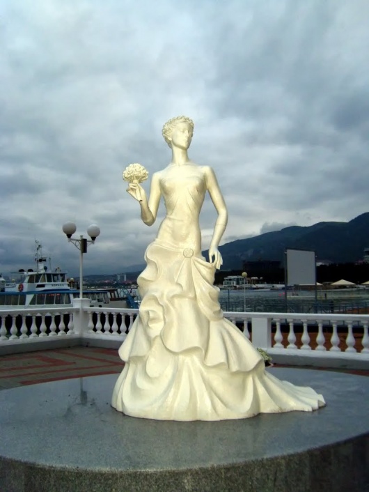 Фотографии памятника 
            Скульптура Белая Невеста