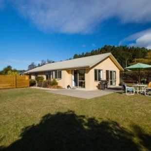 Фотография гостевого дома Tasman Treat - Marahau Holiday Home