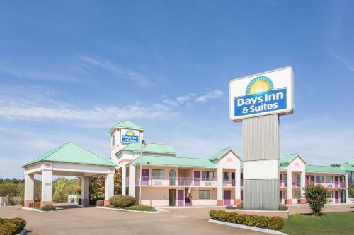 Фотография мотеля Days Inn & Suites by Wyndham Bentonville